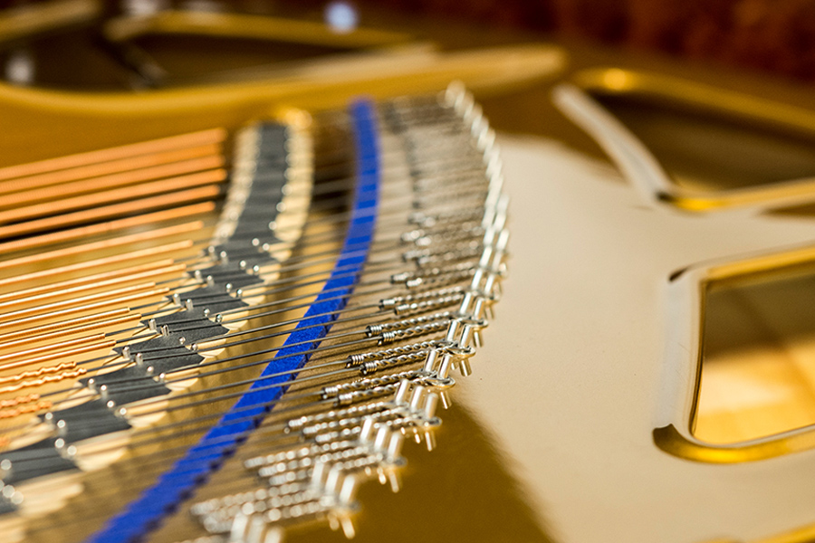 Bluthner pianos production