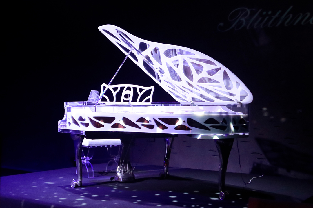 Blüthner Hive Crystal Edition Piano