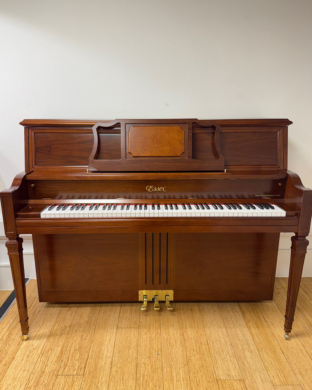Essex EUP116 Upright Piano