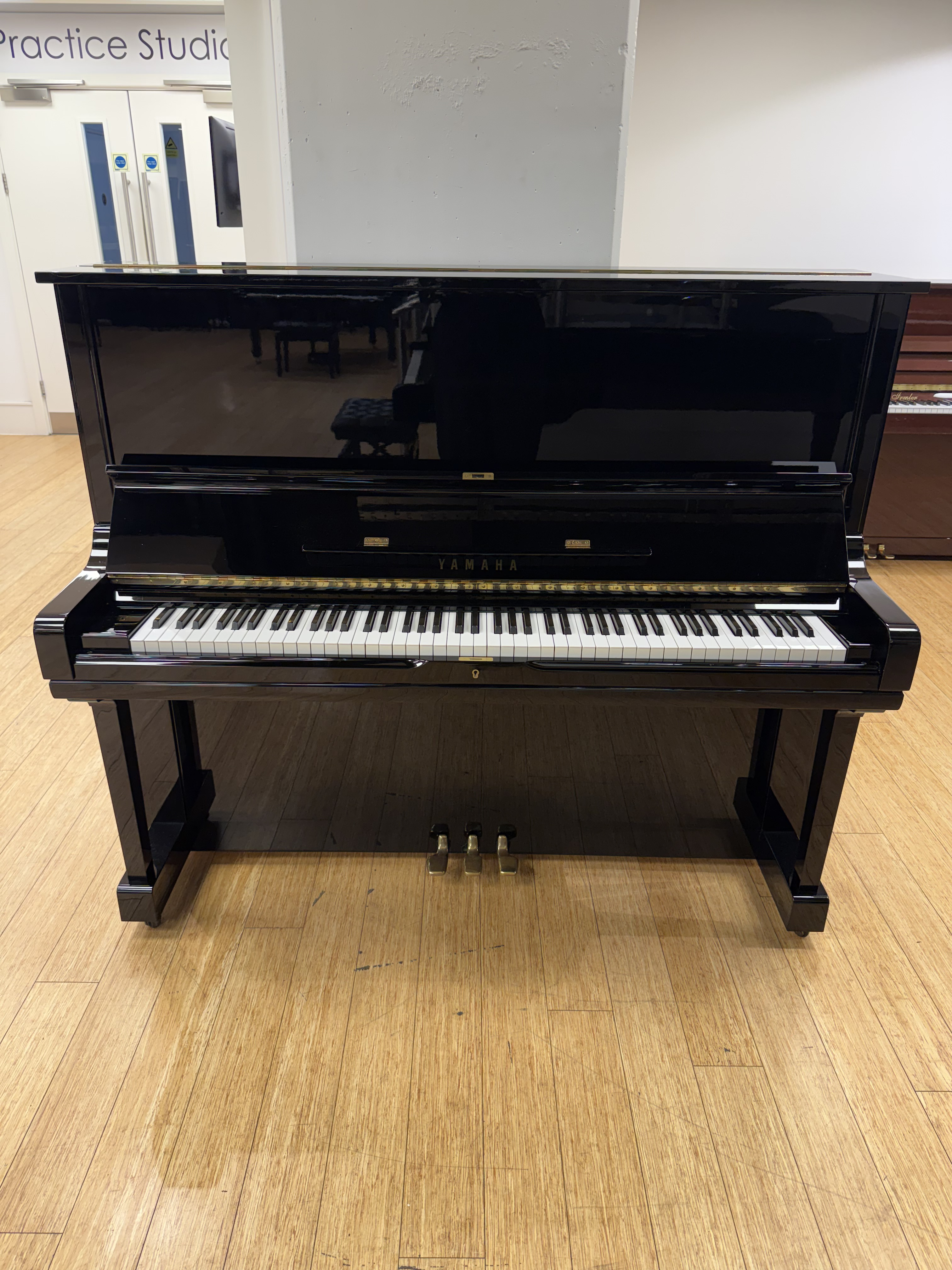 Pre-Owned Yamaha U3