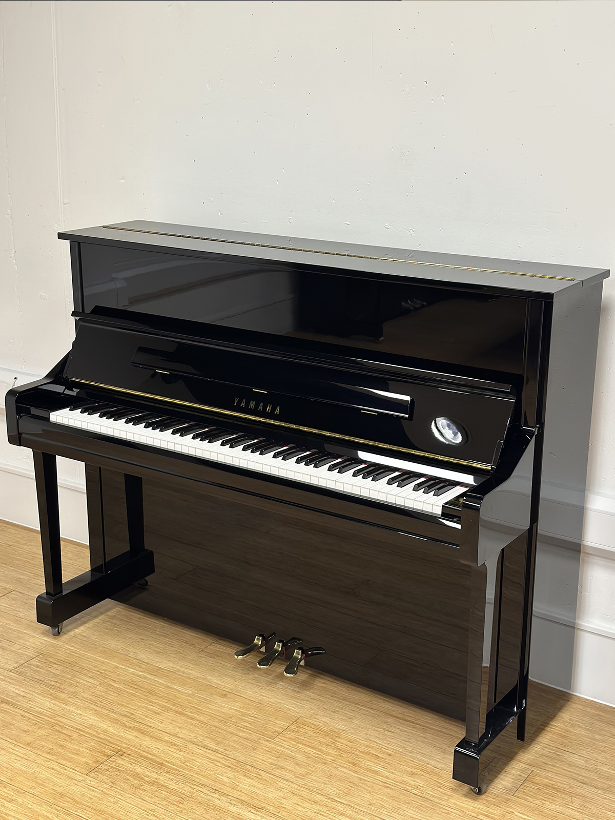 Pre-owned YU11 Yamaha Upright Piano